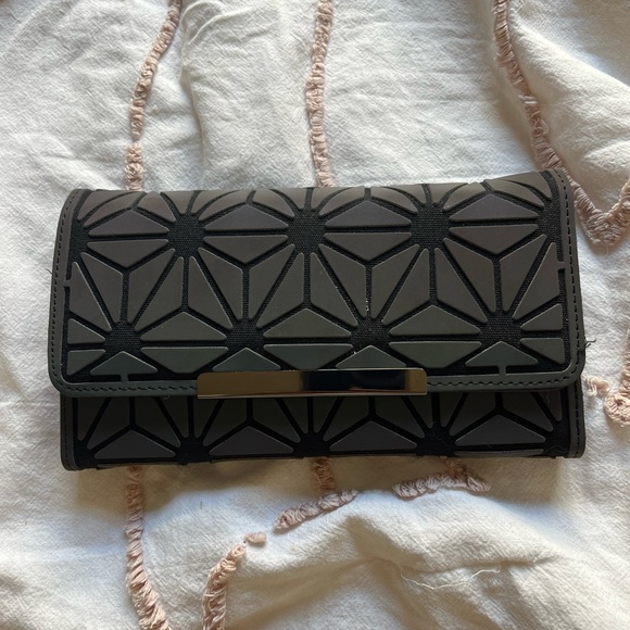 Reflective Backpack & Wallet - Picture 4 of 9